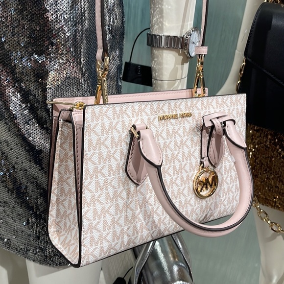 MICHAEL KORS
Sheila Small Faux Saffiano Leather Satchel
Optic White/Rose Gold - Picture 2 of 16